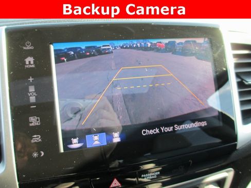 Used 2018 Honda Pilot Touring image 15