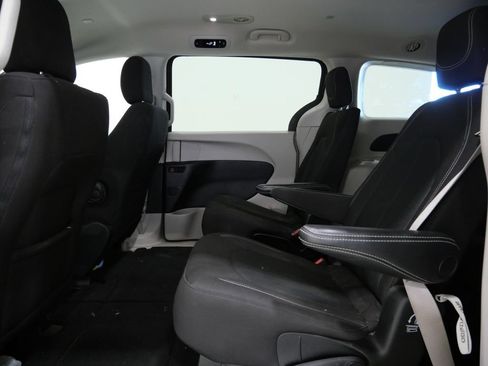 Used 2023 Chrysler Voyager LX FWD image 23
