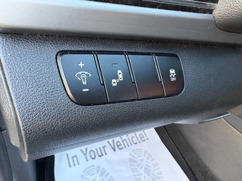 Used 2017 Hyundai Elantra Value Edition image 30