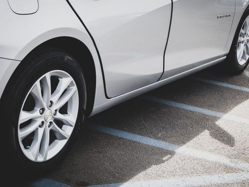 Used 2017 Chevrolet Malibu Hybrid w/ Leather Package image 31