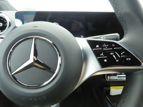 Certified 2026 Mercedes-Benz GLA 250 image 12