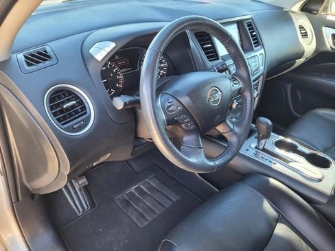 Used 2020 Nissan Pathfinder SL image 29