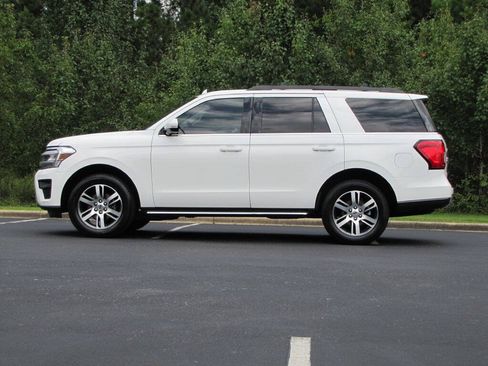 Used 2022 Ford Expedition XLT RWD image 5