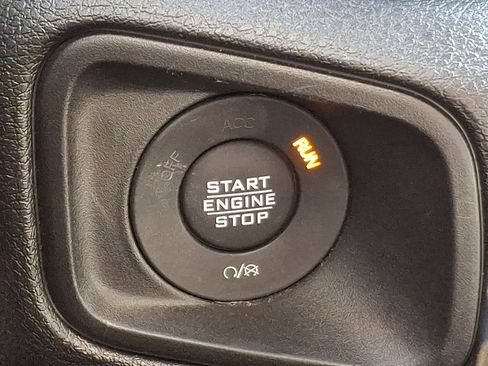 Certified 2024 Jeep Gladiator Willys image 23