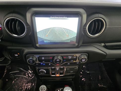 Used 2022 Jeep Wrangler Unlimited Sahara image 21