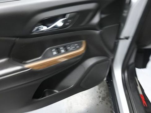 Used 2018 GMC Acadia SLE w/ LPO, Floor Liner Package FWD image 10