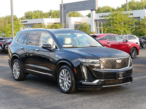 Used 2022 Cadillac XT6 Premium Luxury image 1