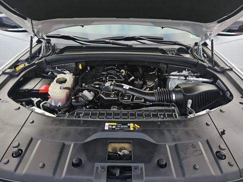 Used 2023 Jeep Grand Cherokee Limited image 31