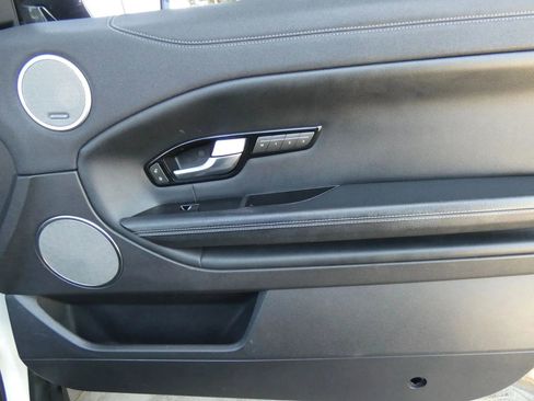 Used 2018 Land Rover Range Rover Evoque SE Dynamic image 34