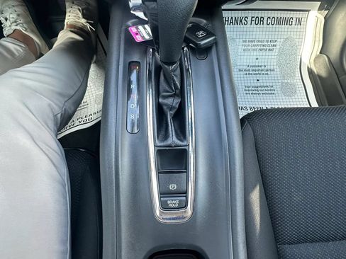 Used 2017 Honda HR-V EX image 14