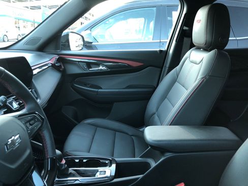 Certified 2025 Chevrolet TrailBlazer RS w/ Convenience Package image 8