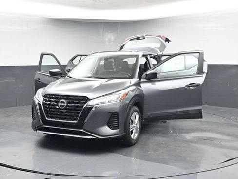 New 2025 Nissan Kicks Play S image 58