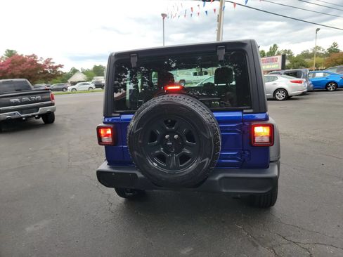 Used 2019 Jeep Wrangler Sport AWD/4WD image 6