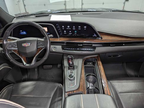 Certified 2021 Cadillac Escalade Premium Luxury image 17
