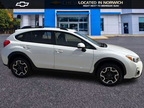 Used 2017 Subaru Crosstrek 2.0i Premium AWD/4WD image 4