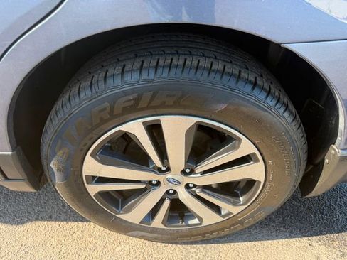 Used 2018 Subaru Outback 2.5i Limited image 16