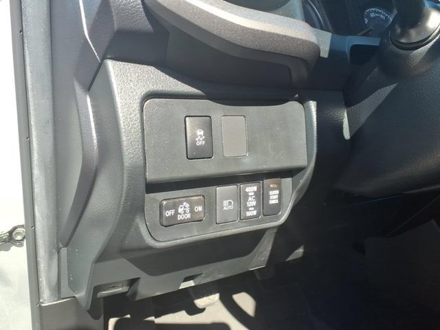 Used 2022 Toyota Tacoma TRD Off-Road w/ Technology Package AWD/4WD image 18