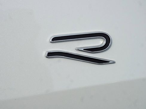 New 2026 Volkswagen Tiguan SEL R-Line AWD/4WD image 3