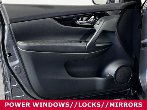 Used 2022 Nissan Rogue Sport SV AWD/4WD image 19