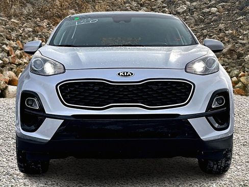 Used 2020 Kia Sportage LX image 3