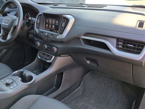 Used 2023 GMC Terrain SLE w/ Driver Convenience Package image 29