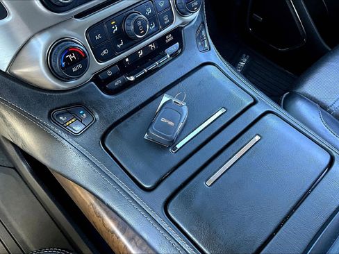 Used 2020 GMC Yukon Denali w/ Denali Premium Package RWD image 36