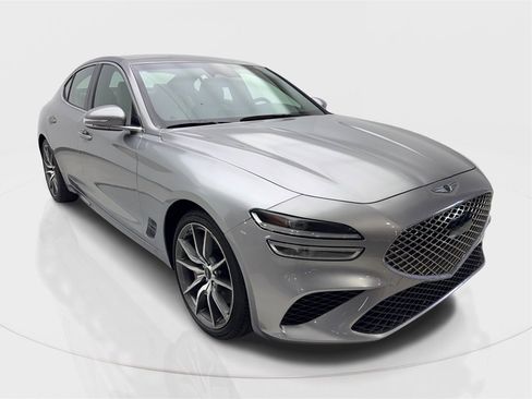 Used 2025 Genesis G70 2.5T image 4