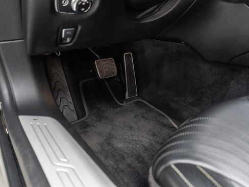 Used 2019 Aston Martin DB11 Volante image 86