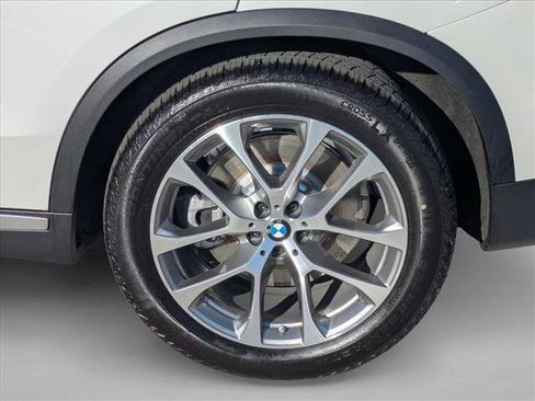 New 2026 BMW X5 xDrive50e w/ Executive Package image 10