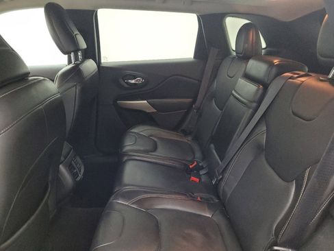 Used 2018 Jeep Cherokee Limited AWD/4WD image 18