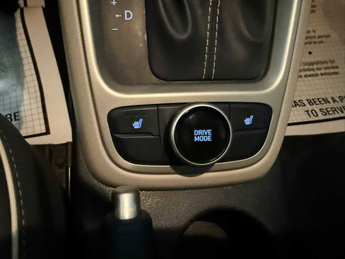 Used 2023 Hyundai Venue Limited w/ Cargo Package image 35