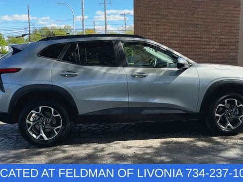 Certified 2024 Chevrolet Trax LT w/ Driver Confidence Package FWD image 9