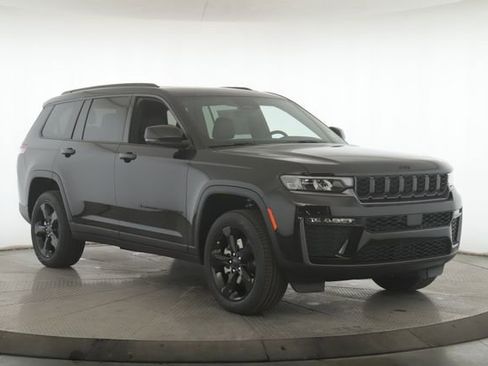 New 2026 Jeep Grand Cherokee L Limited w/ Limited Altitude Package image 2