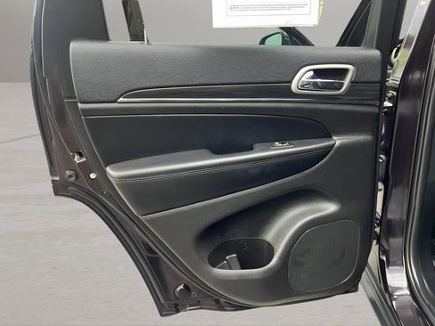 Used 2021 Jeep Grand Cherokee Limited image 23