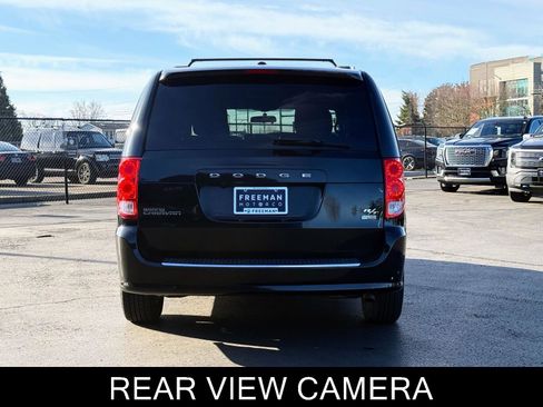 Used 2016 Dodge Grand Caravan R/T image 6