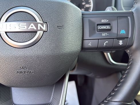 Used 2025 Nissan Rogue SV FWD image 16