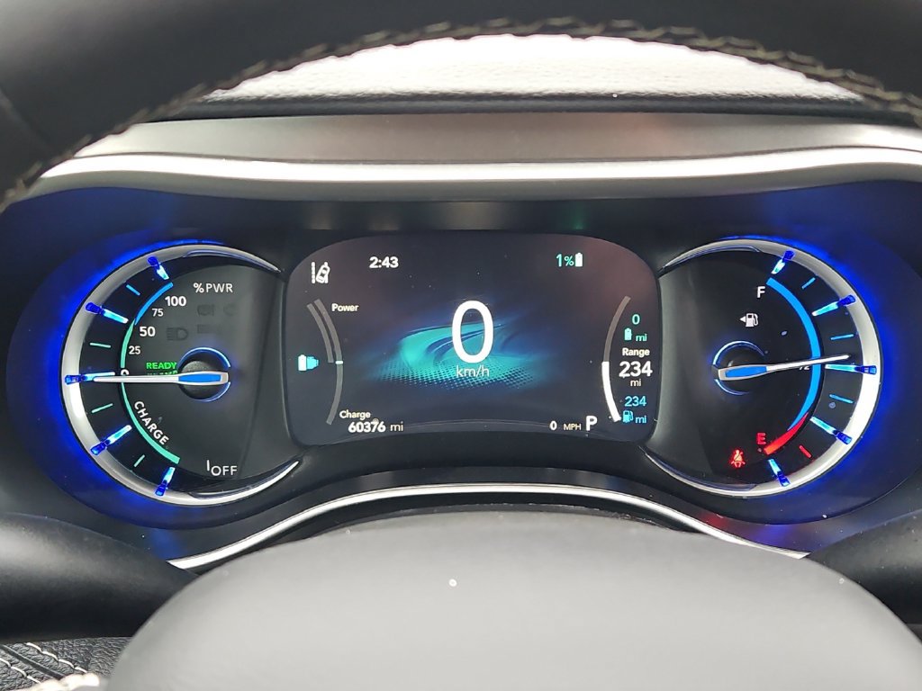 Used 2024 Chrysler Pacifica Limited FWD image 33