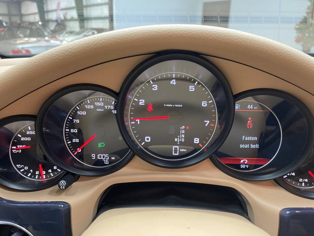 Used 2014 Porsche Panamera image 34