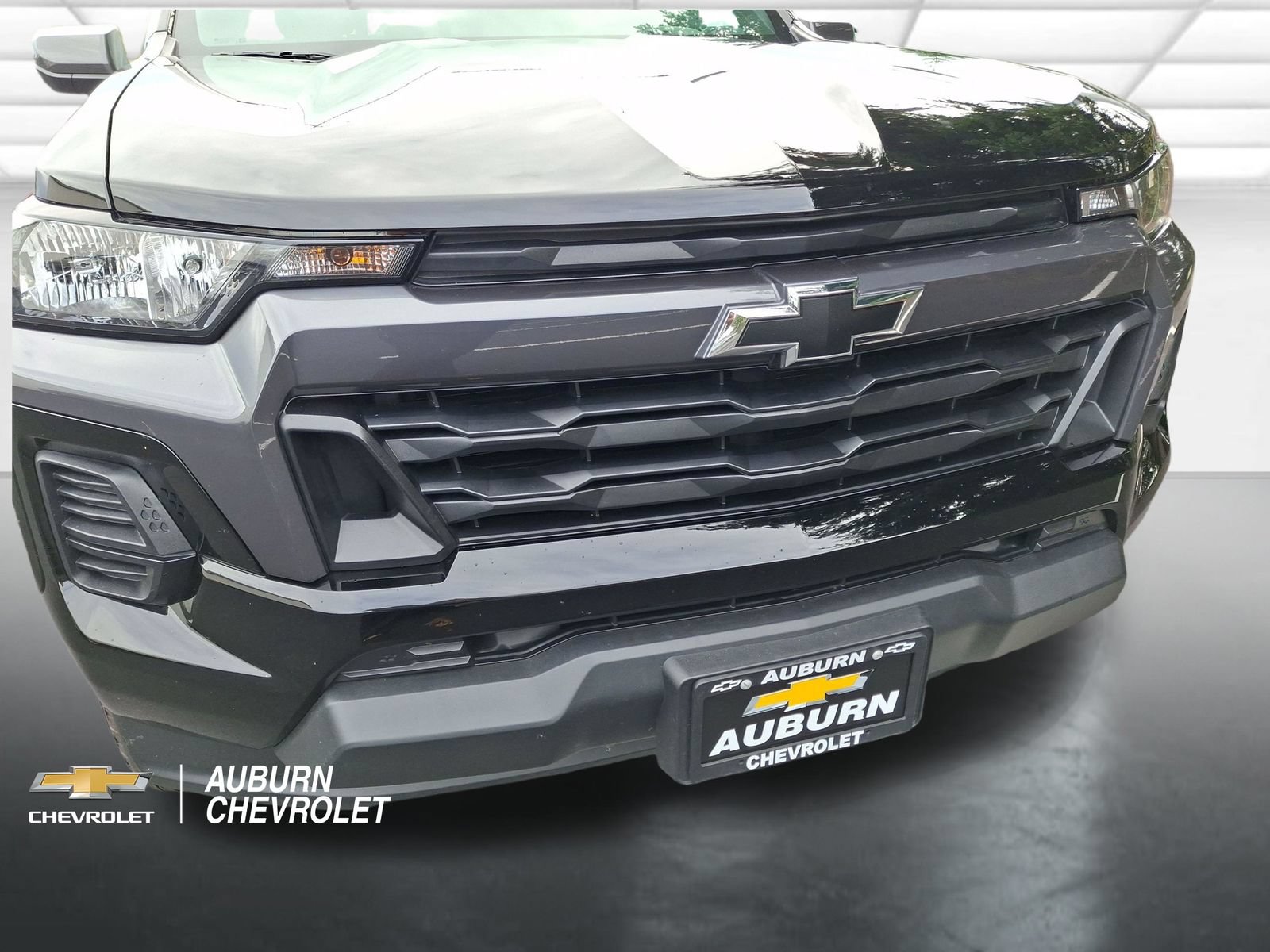 Used 2025 Chevrolet Colorado LT w/ Advanced Trailering Package AWD/4WD image 24