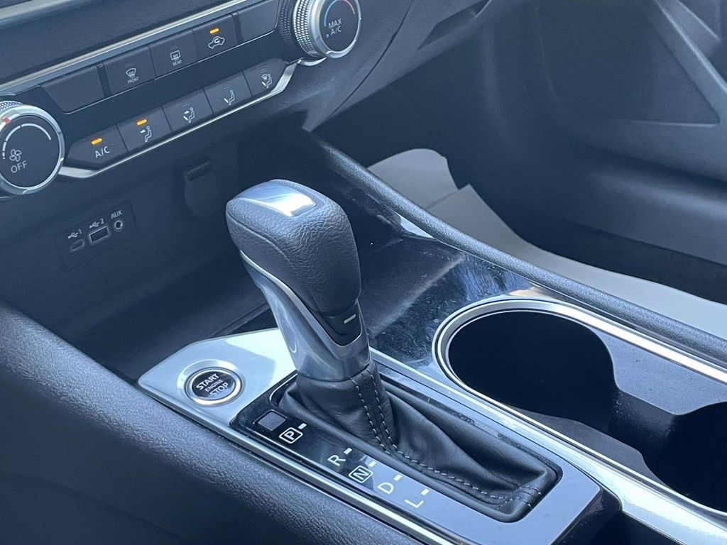 Used 2024 Nissan Altima 2.5 SV FWD image 33