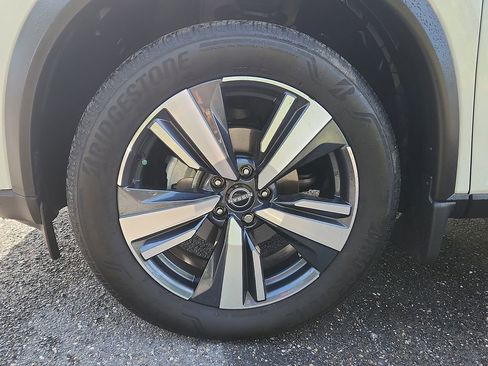 Certified 2023 Nissan Rogue Platinum w/ Platinum Premium Package AWD/4WD image 9