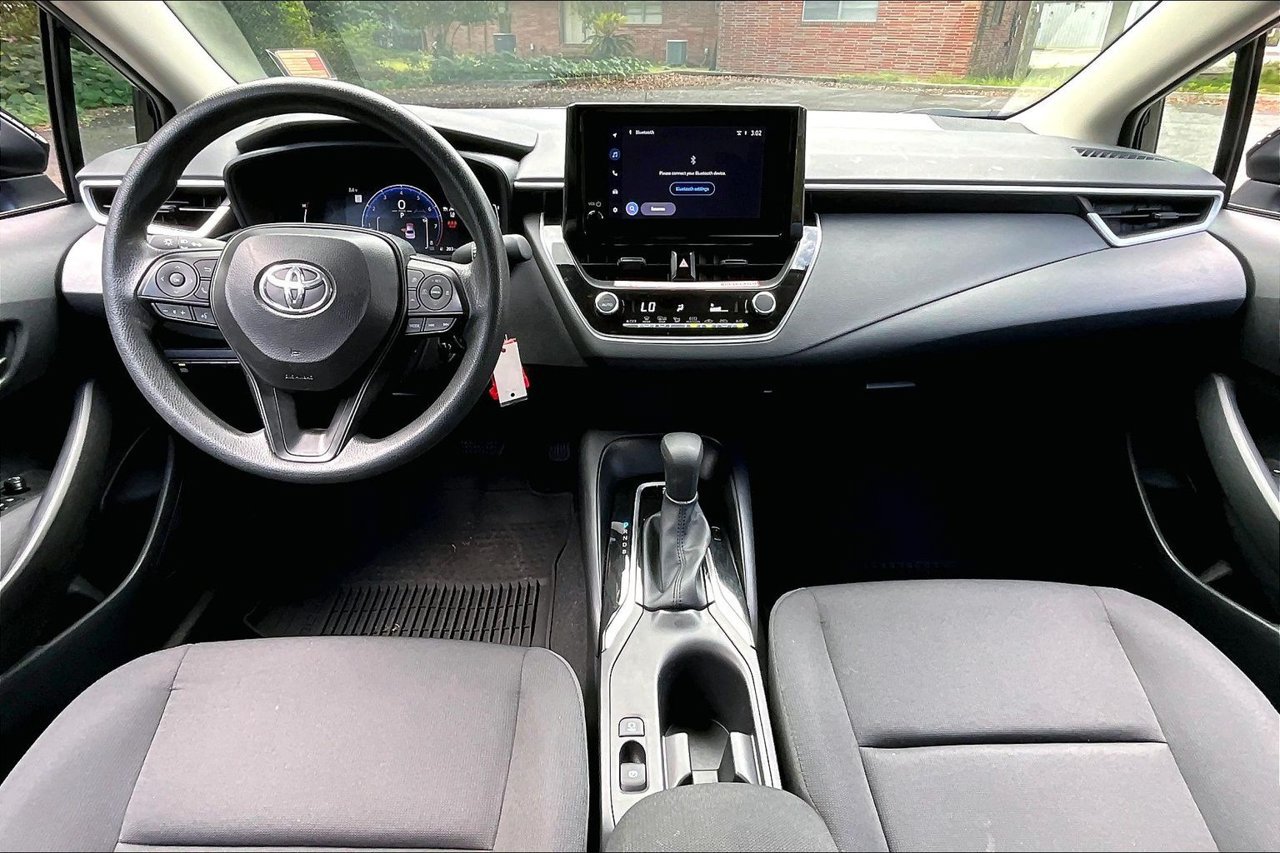 Used 2026 Toyota Corolla LE FWD image 7