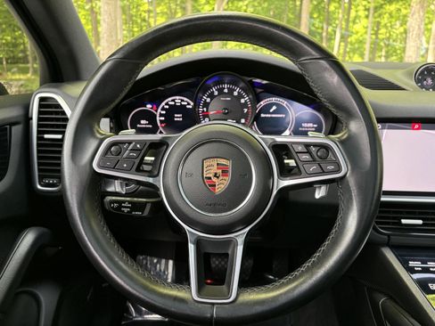 Used 2019 Porsche Cayenne w/ Premium Plus Package AWD/4WD image 35