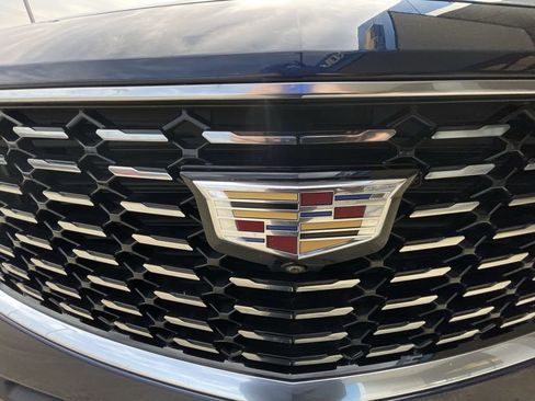 Used 2020 Cadillac XT4 Premium Luxury w/ Technology Package FWD image 31