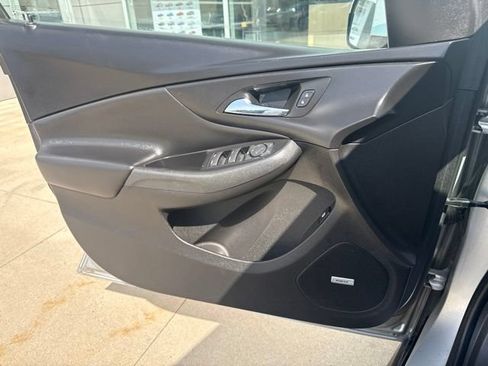 Used 2018 Chevrolet Volt Premier w/ Driver Confidence Package FWD image 22