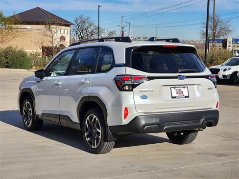 Certified 2025 Subaru Forester Premium image 5