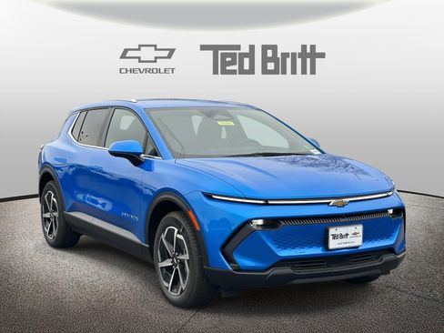 New 2026 Chevrolet Equinox EV LT image 3