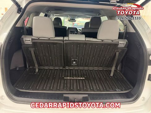 Certified 2022 Toyota Highlander XLE image 12