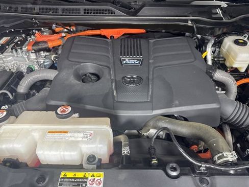 Used 2023 Toyota Tundra Platinum image 9