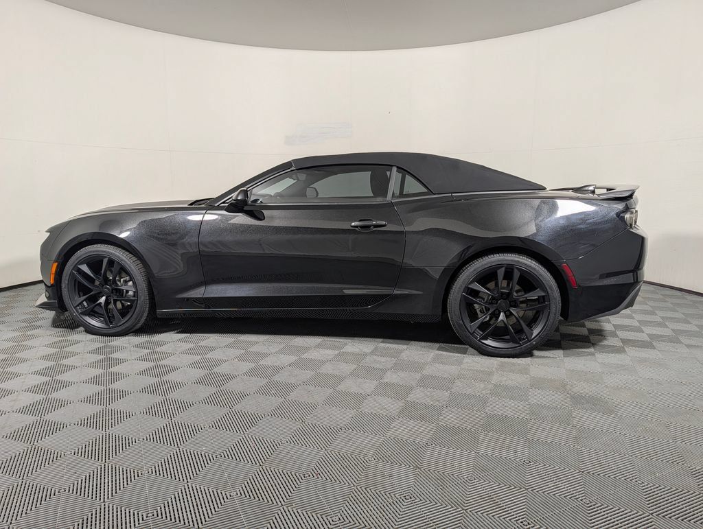 Used 2024 Chevrolet Camaro LT RWD image 5